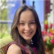 Soy estudiante de comunicación social y periodismo, estoy dispuesta a trabajar con niños menores de 8 años y también cuidarlos